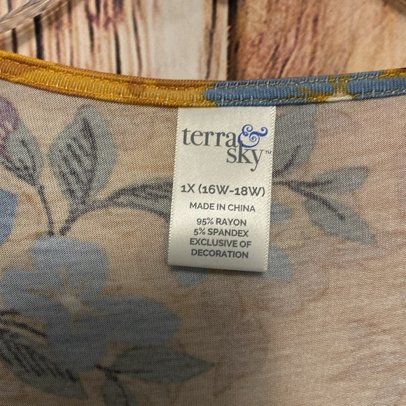 Women Terra & Sky 1X 16Wx18W Gold Floral Pullover Blouse with Elastic Waist NWT - Picture 9 of 10